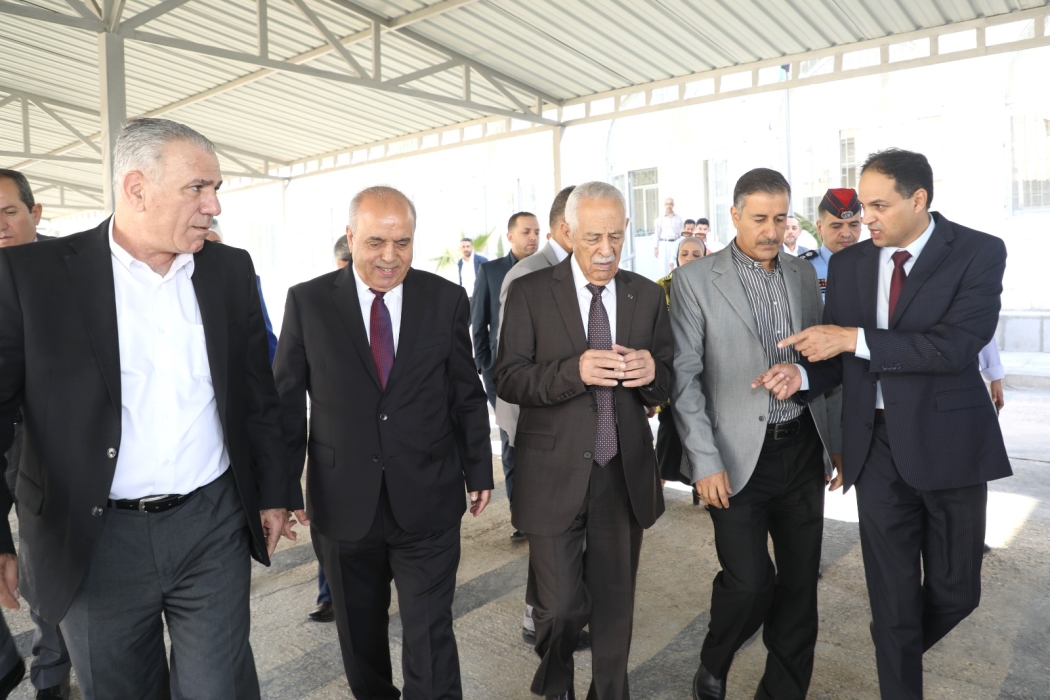 العيسوي ومحافظة يتفقدان مشروع إعادة تأهيل مدرسة عماد الدين زنكي في مأدبا