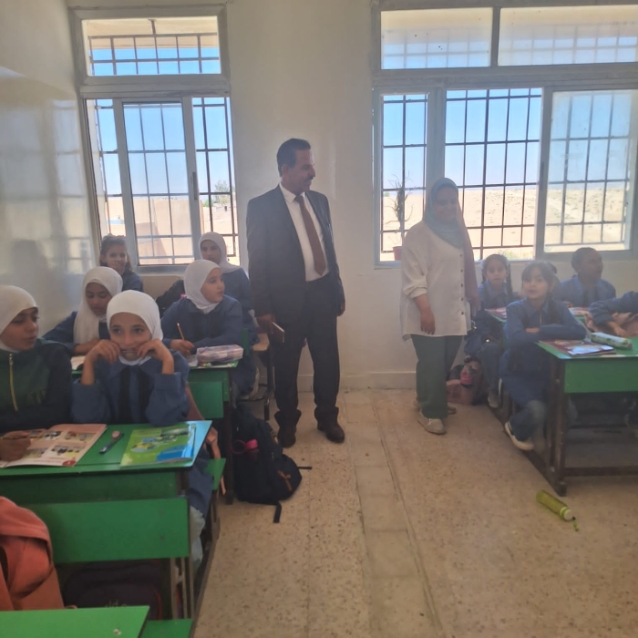 العبيدات يتابع أعمال الصيانة في مدرسة اللسين الاساسية المختلطة