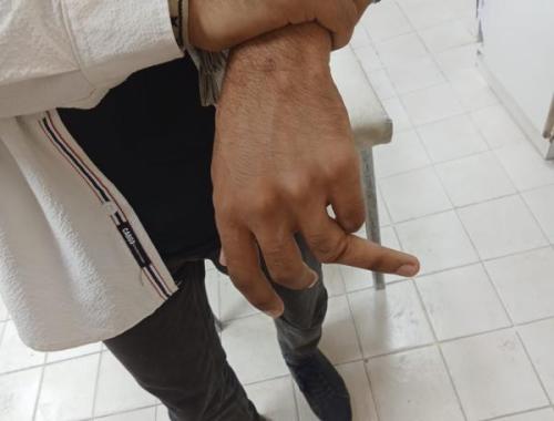 التربية تفصل معلماً بعد اعتداء مفرط على طالب في إربد .. تفاصيل