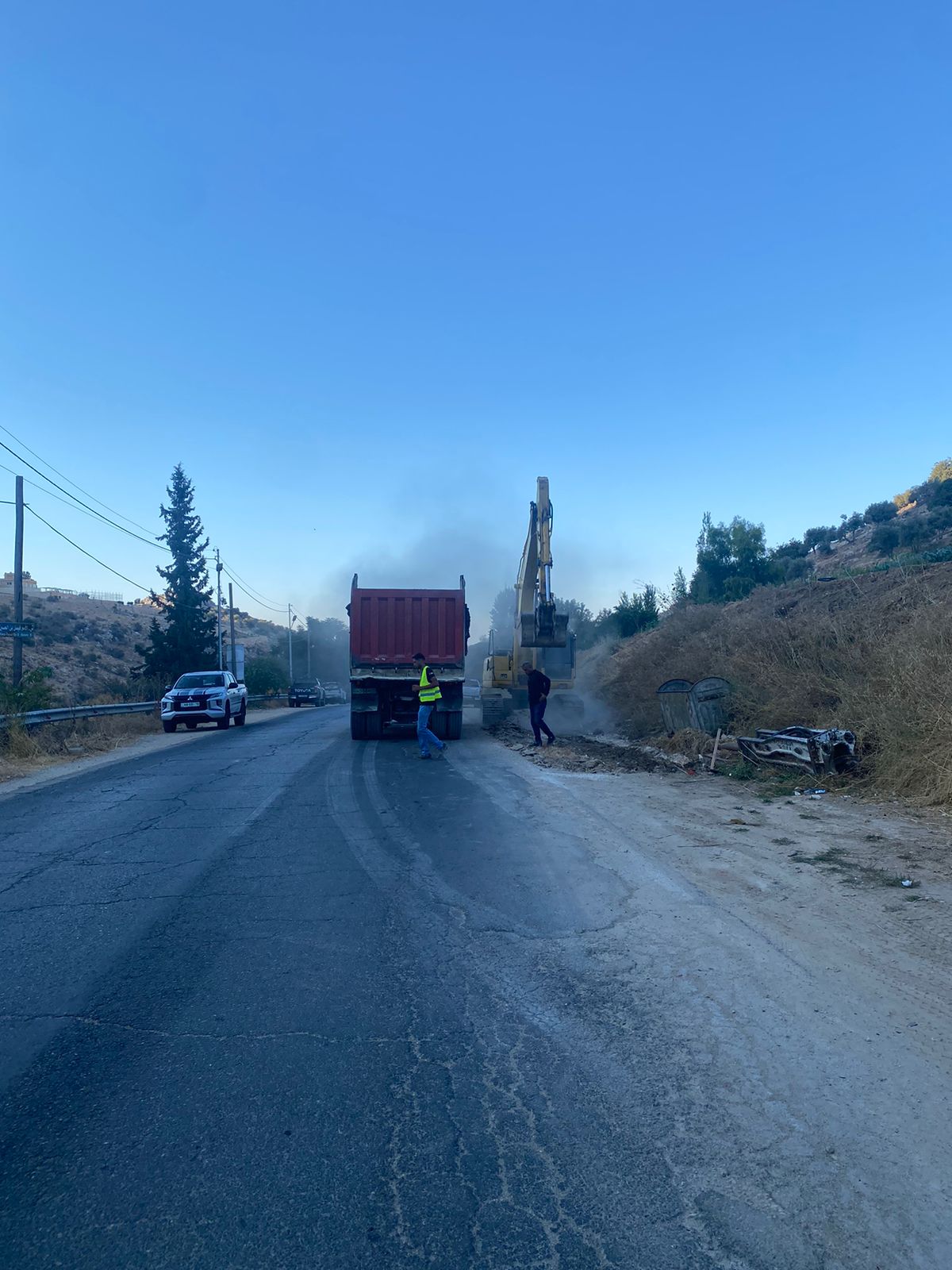 الأشغال: انطلاق أعمال مشروع صيانة طريق السلطوادي شعيب وطريق ماحصوادي شعيب ....صور