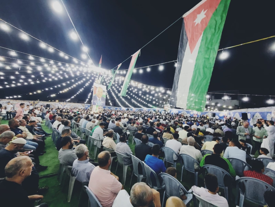 الالاف  يحتشدون في بلدة بيت راس باربد لتأييد ومؤازرة المرشح راشد الشوحة الذي يقترب من العبدلي بقوة