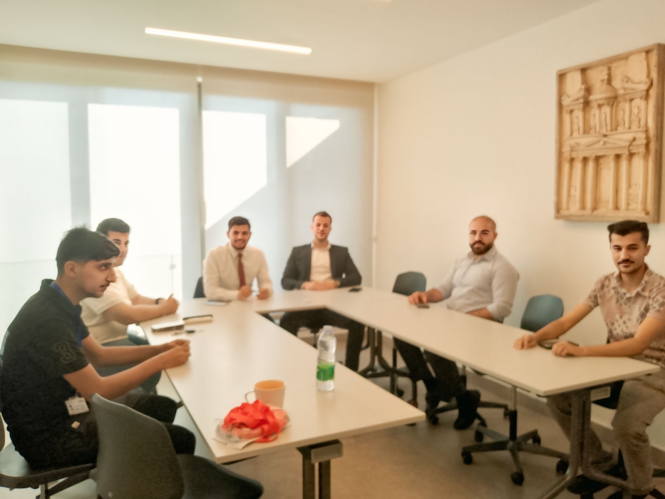 رئيس فرسان التغيير يناقش الخطط الاستراتيجية والمشاريع القادمة مع الأعضاء