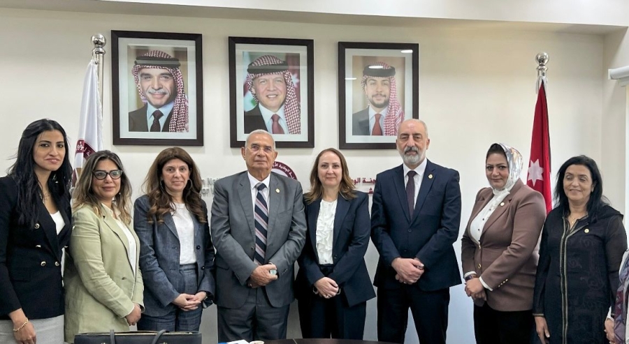 “الوطنية لشؤون المرأة” تلتقي بعثة عربية لمراقبة الانتخابات النيابية