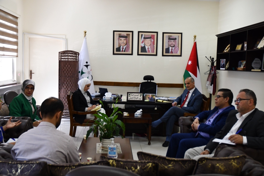 بحث التعاون بين مؤسستي التعاونية الأردنية والشرق الأدنى