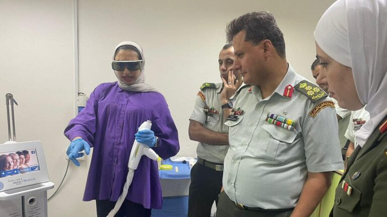 ورشة عمل في مستشفى الحسين حول أحدث تقنيات العلاج بالليزر الوظيفي