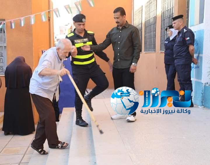 عدسة نيروز الإخبارية ترصد توافد الناخبين في دائرة بدو الوسط للإدلاء بأصواتهم (صور)