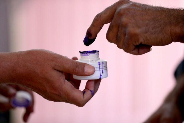 6#44;13  نسبة الاقتراع حتى الساعة 10:45 صباحا