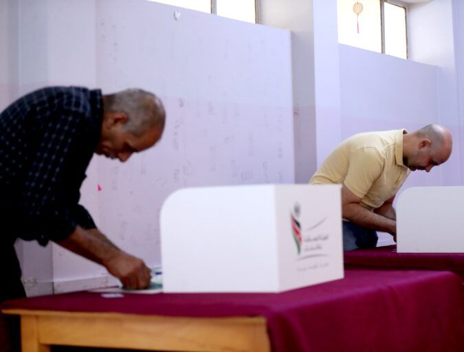 صور من مراكز وعملية الاقتراع لانتخاب أعضاء مجلس النواب الـ20