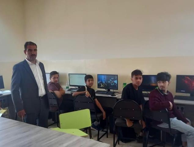 السكارنة يتفقد مختبر BTEC في لواء الجيزة