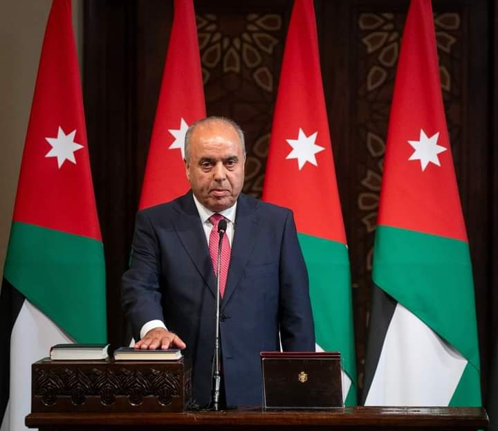 الشرع يهنئ وزير التربية والتعليم الأستاذ الدكتور عزمي محافظة.