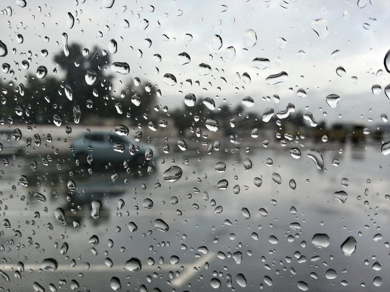 فرص هطول الأمطار في هذه المناطق صباح السبت والأحد