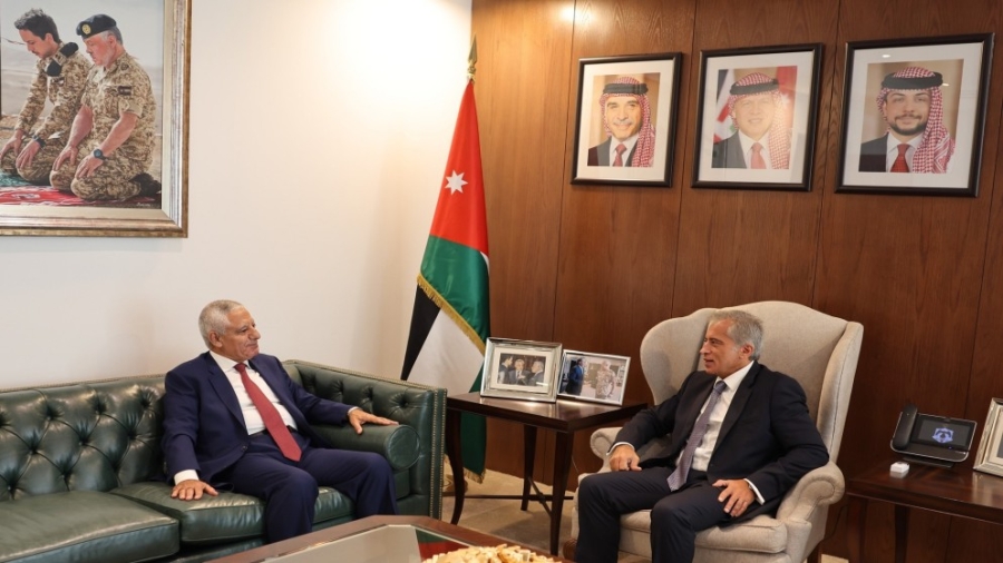 الحكومة تؤكد التزامها بالدعم المطلق للجهاز القضائي