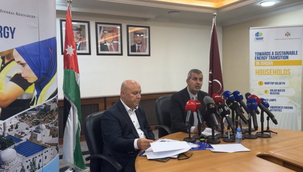 الخرابشة: مرحلة جديدة لبرنامج الخلايا الشمسية بكلفة 8 ملايين دينار