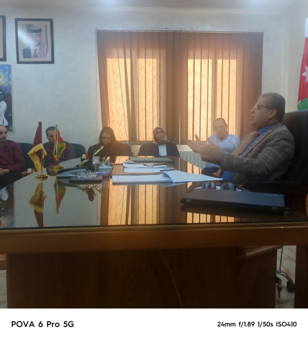 الجراح يلتقي رؤساء الأقسام في مديرية تربية بني كنانة