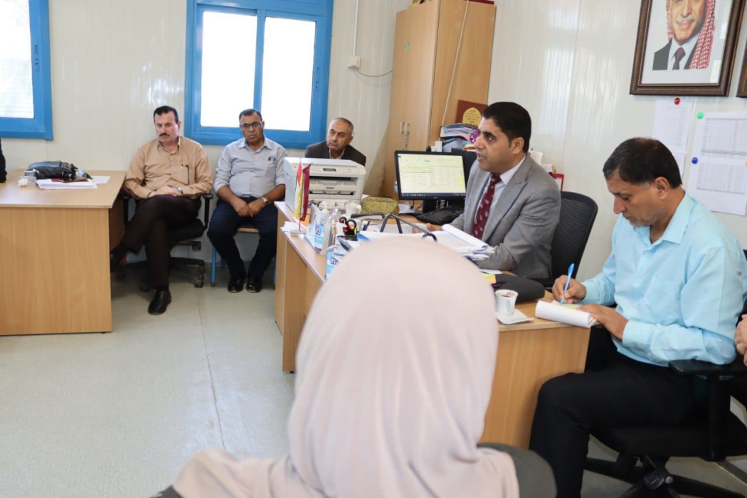 الشرفات يتفقد سير العملية التعليمية في مخيم الزعتري ويلتقي الوحده الاشرافية