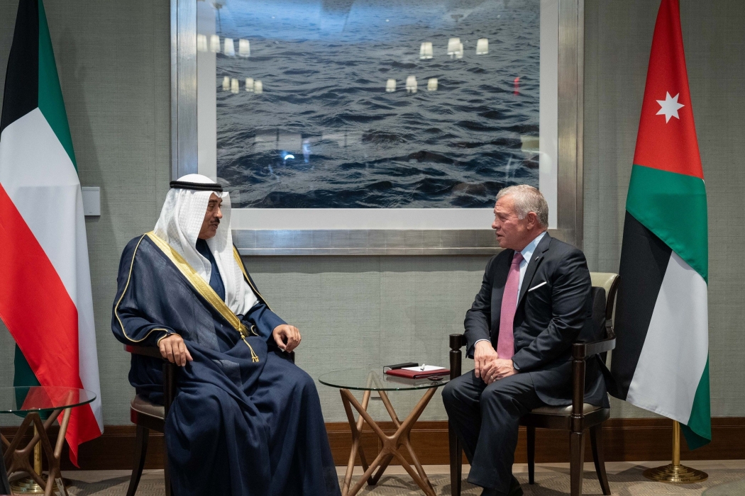 King meets Kuwait crown prince#44; stresses need to step up Arab efforts to stop Israeli war on Lebanon