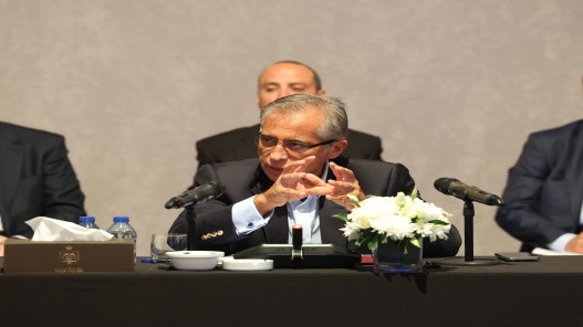 رئيس الوزراء يوعز بتزويد مستشفى الأميرة إيمان بمعدات وأجهزة ضرورية