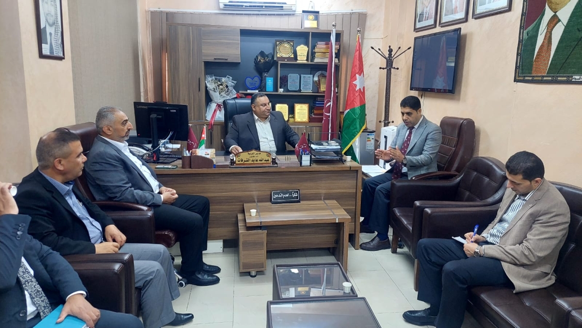 محافظ المفرق يزور مديرية التربية والتعليم للواء البادية الشمالية الغربية