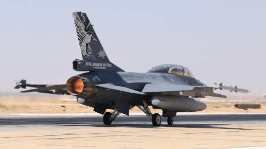 رئيس هيئة الأركان: تزويد سلاح الجو بأحدث الطائرات والمعدات للدفاع عن الأردن