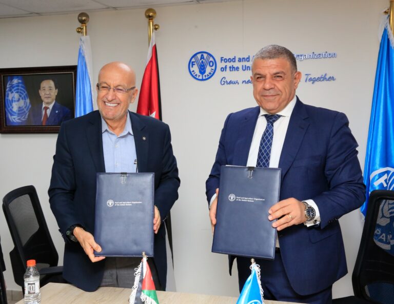 الحكومة والفاو توقعان اتفاقية لمعالجة ندرة المياه