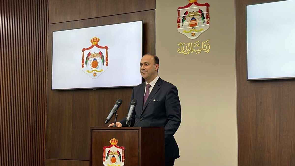 المومني: طائرة مساعدات أردنية ثالثة تتجه اليوم إلى لبنان