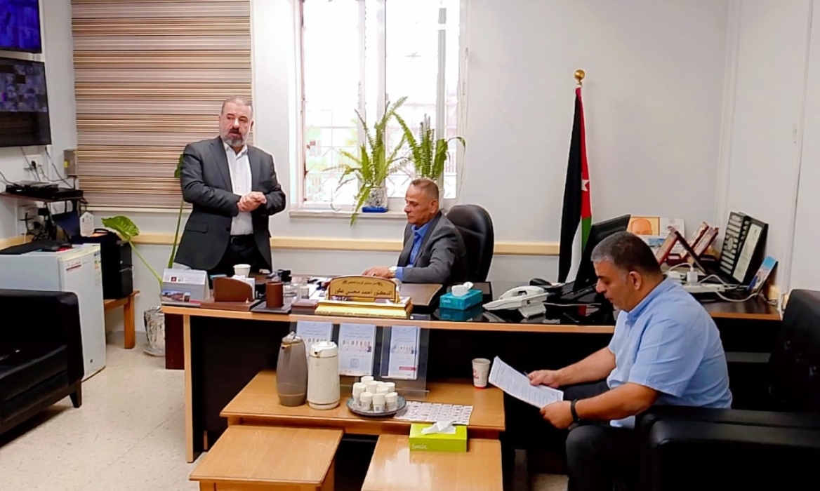 الطبيشات يزور عددا من المؤسسات الحكومية في لواء بني كنانة.. صور