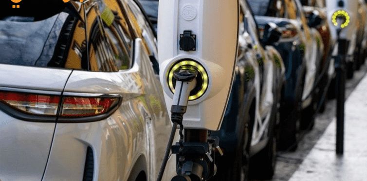 (فيتش) تتوقع انخفاض مبيعات سيارات الكهرباء في الأردن