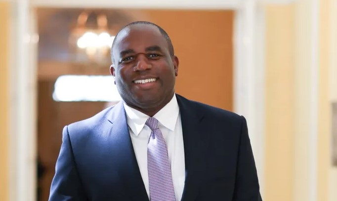 وزير الخارجية البريطاني يزور الأردن اليوم