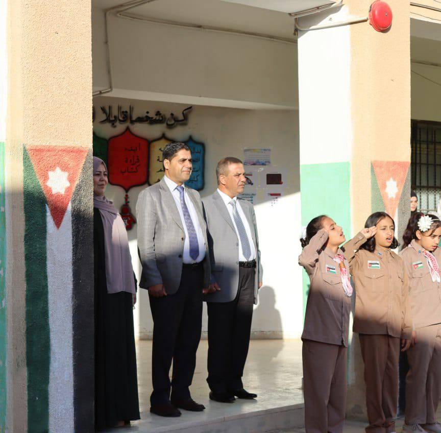 الشرفات يشارك طالبات مدرسة حي الكرامة فعاليات الطابور الصباحي