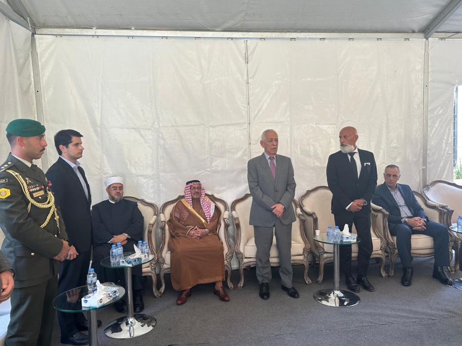 مندوبا عن الملك وولي العهد.. العيسوي عشيرتي قعوار والملكاوي...صور