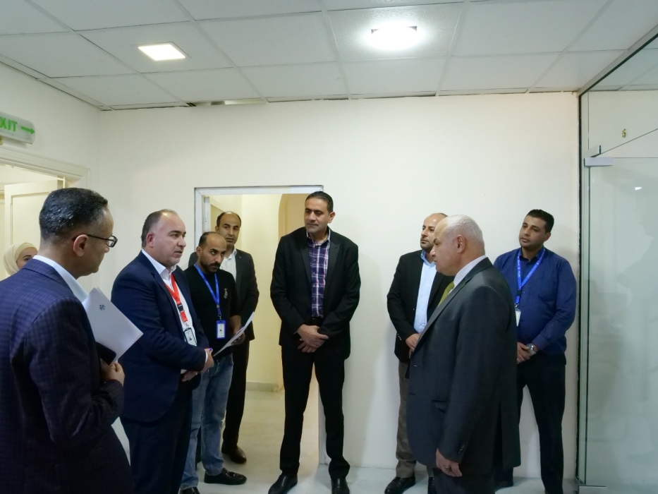 وزير العمل يتفقد عددا من مديريات العمل