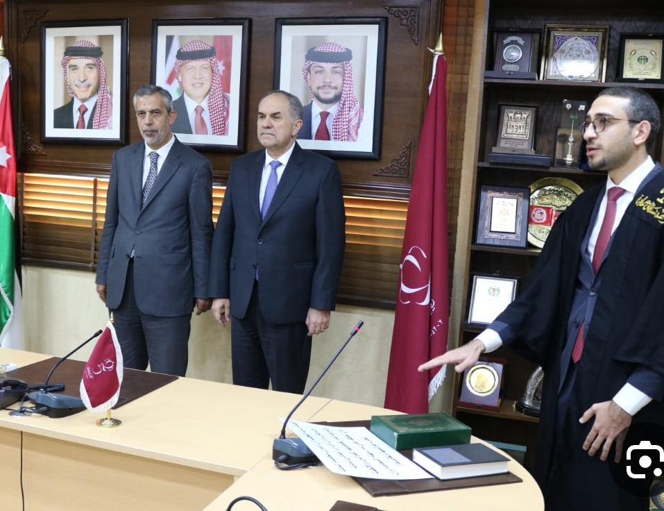 محامون يؤدون اليمين القانونية