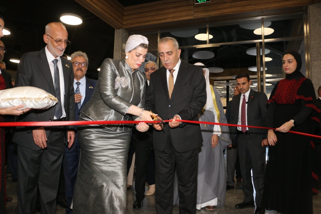 Deputising for King#44; culture minister opens Amman International Book Fair