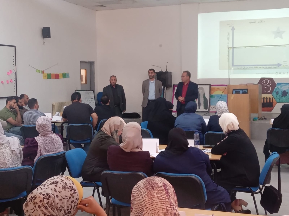 إنطلاق دورة (علم بثقة) لمعلمي ومعلمات مديرية تربية لواء بصيرا .