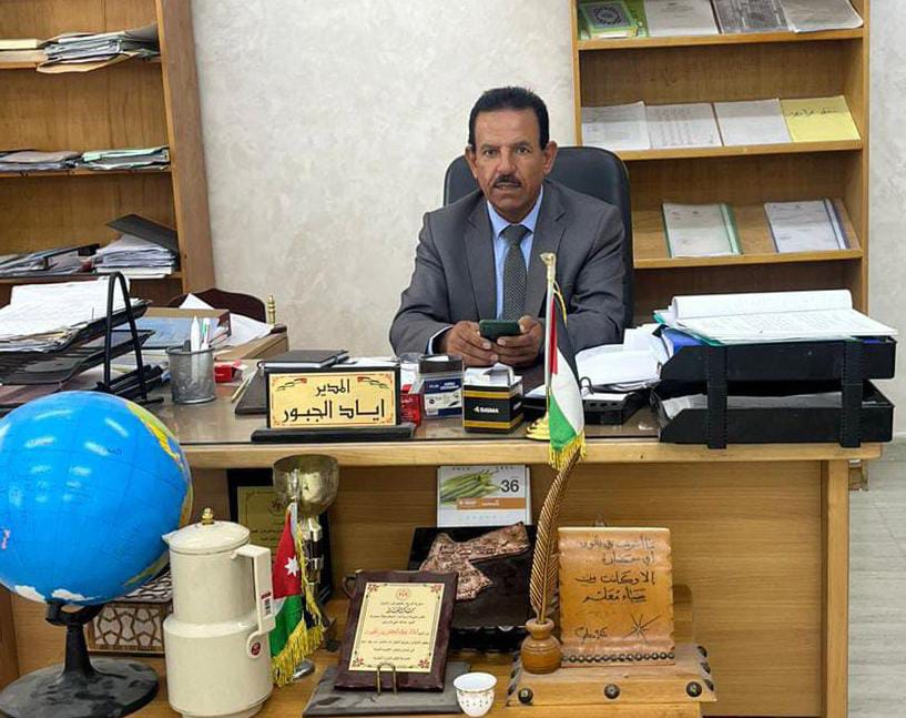 العبيدات يتفقد مدرسة الكتيفة الثانوية للبنين...صور