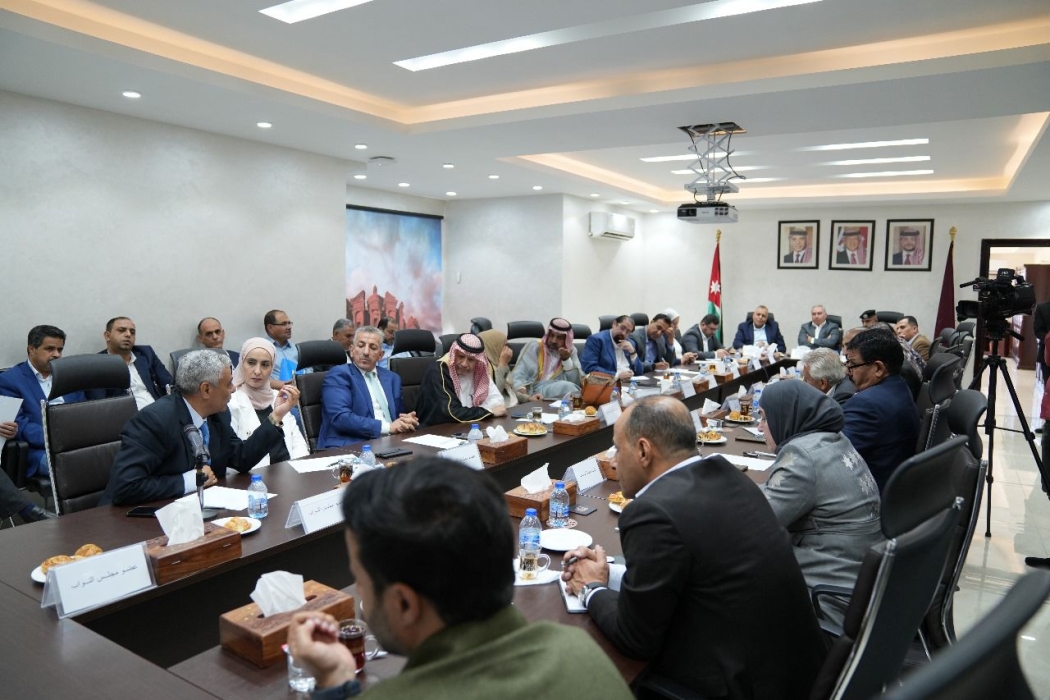 إقليم البترا والمجلس الأمني يناقشان خطط سيادة القانون والتنمية في البترا مع نواب معان والبادية الجنوبية
