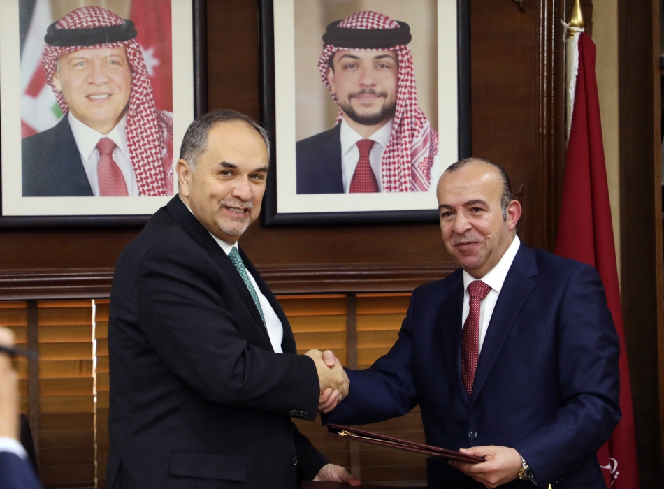 اتفاقية بين العدل والبنك المركزي لتنظيم الدفع الإلكتروني في المحاكم