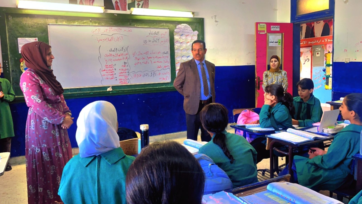 العبيدات يتفقد مدرسة  رجم الشامي الغربي الأساسية  للبنات