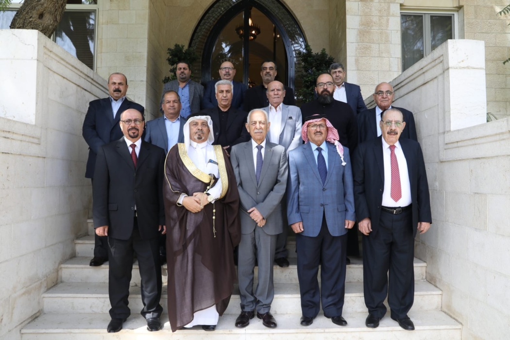 رئيس الديوان الملكي يلتقي فعاليات شعبية...صور