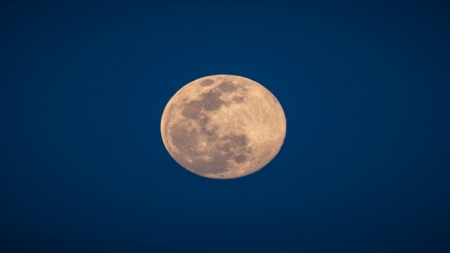 الجمعية الفلكية: بدر الزيتون العملاق يسطع في سماء الأردن اليوم