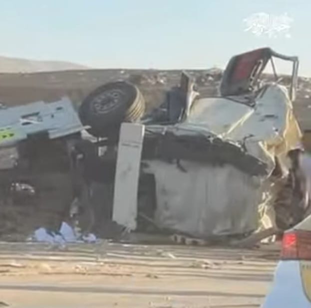 الدفاع المدني والشرطة يتعاملان مع حادث مروري في منطقة العدسية نتج عنه ست وفيات وثلاث إصابات