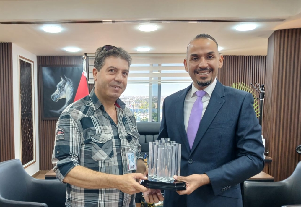 عبيدات يهنئ التميمي بفوز شركة كهرباء اربد بجائزة الملك عبدالله الثاني للتميز للقطاع الخاص لعام ٢٠٢٤