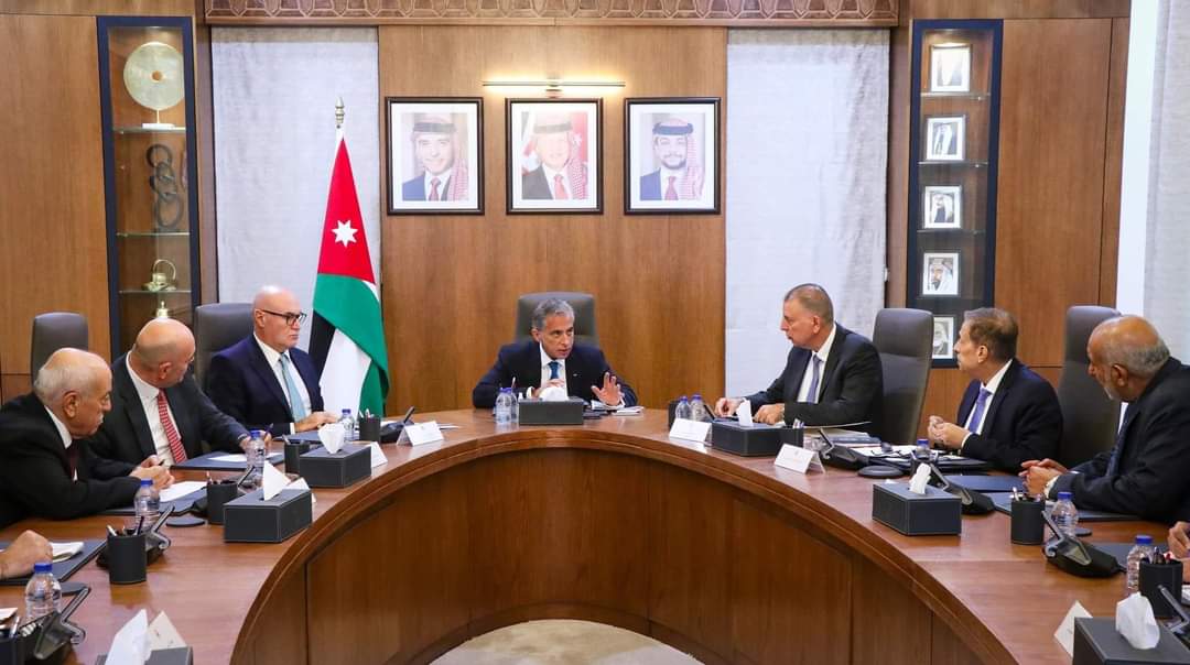 رئيس الوزراء يؤكد حرص الحكومة على التعاون مع القطاع الخاص