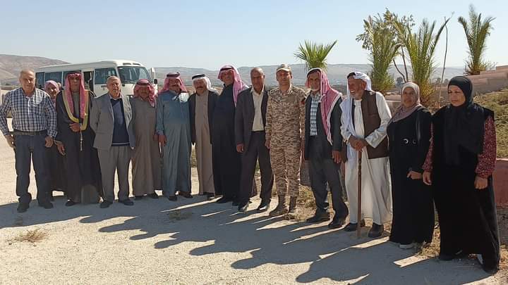 رحلة ترفيهية لمصابين عسكريين من إقليم الوسط إلى الباقورة ...صور