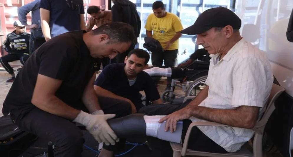 مبادرة “استعادة الأمل” تواصل عملها لتقديم الخدمة الطبية والعلاجية للأهل في قطاع غزة