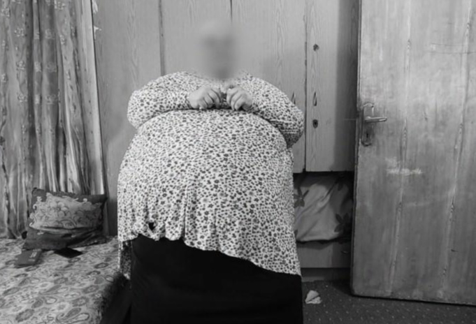 رنا.. أردنية تعاني من السمنة المفرطة دون معيل