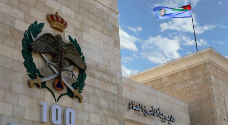 وفاة ثلاثة أشخاص وإصابة أربعة آخرين إثر حادث تصادم في محافظة البلقاء