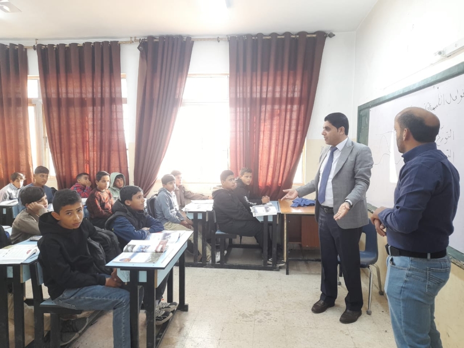 الشرفات يشارك طلاب الزبيدية الثانوية للبنين فعاليات الطابور الصباحي