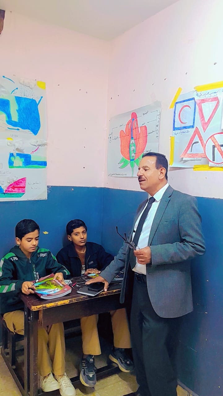 العبيدات يتفقد مدرستي حوض المحارب الثانوية والماجدية