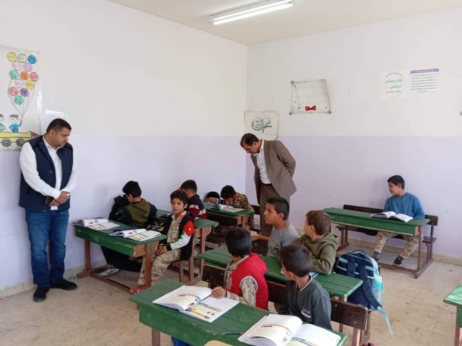 السكارنة يتفقد مدارس ام الوليد في لواء الجيزة